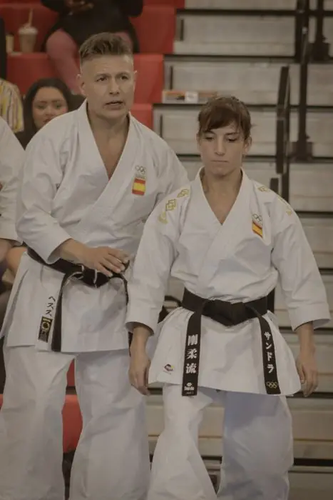 Jesús del Moral y Sandra Sánchez observando una ejecución