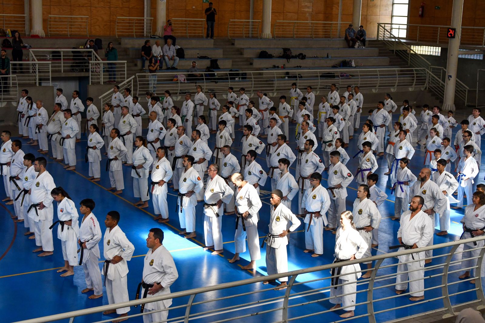 Participantes en formación antes del entrenamiento